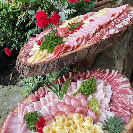 招待所 Jurcek 茨热塞